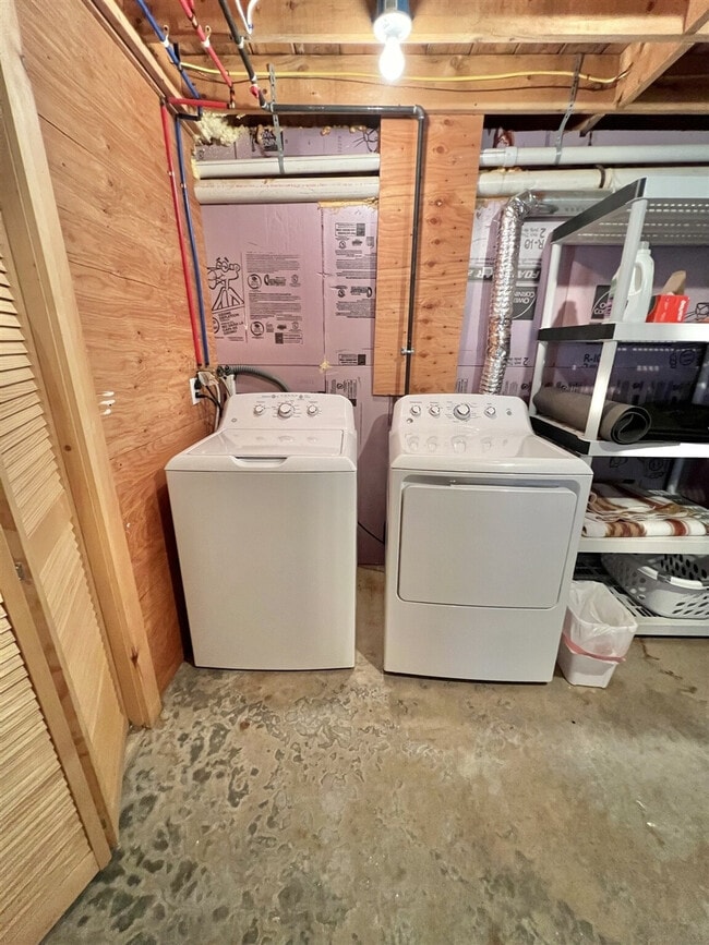 Building Photo - 20 Historical Ridge Rd