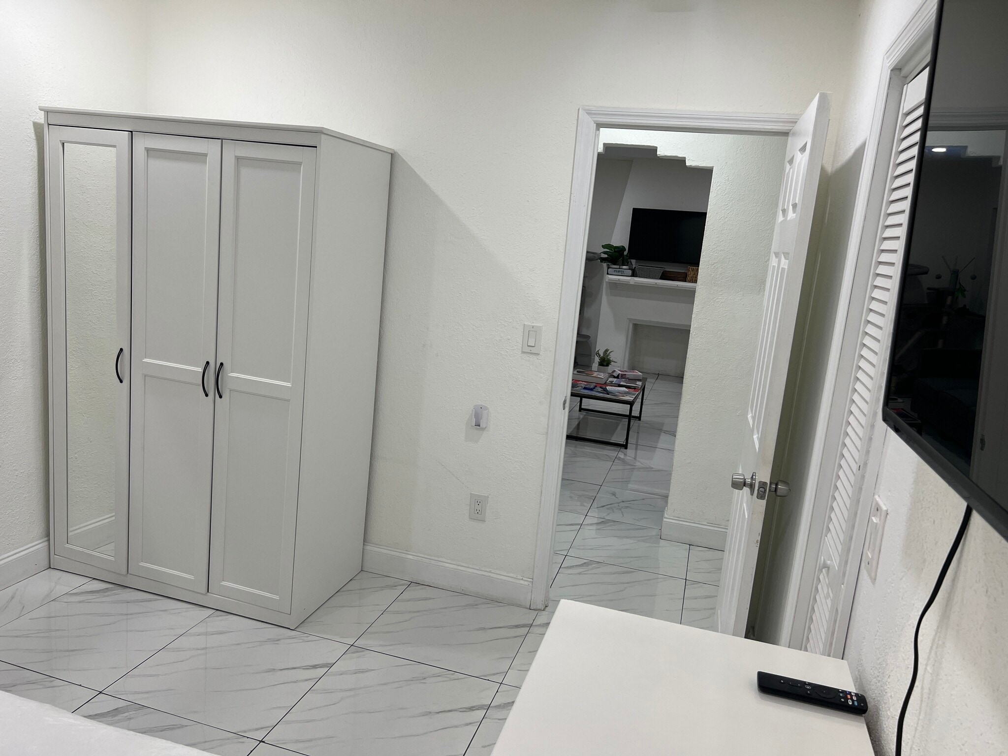 Building Photo - 4200 NW 11th Ct