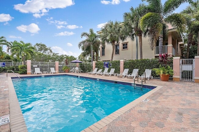 Building Photo - 1203 Town Center Dr