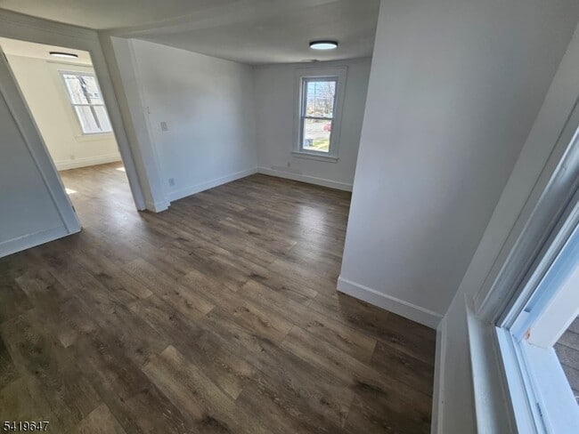 Building Photo - 611 New York Ave