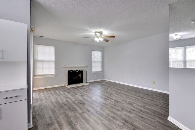 Building Photo - 12928 Daybreak Cir
