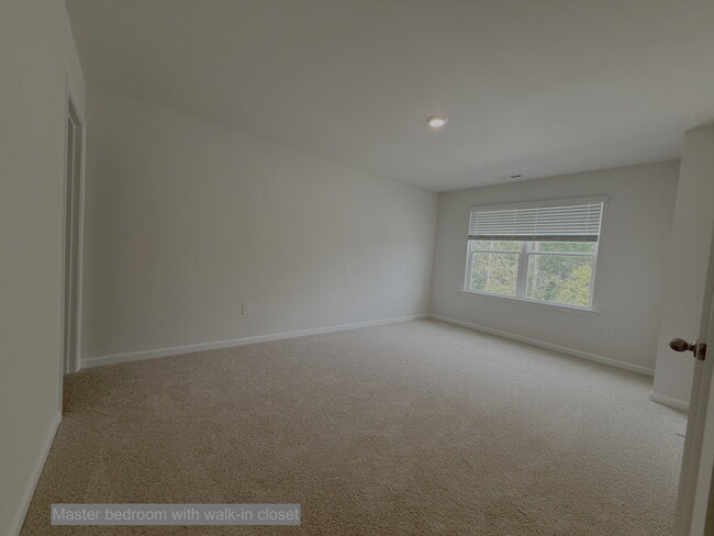 Building Photo - 313 Cherry Laurel Dr