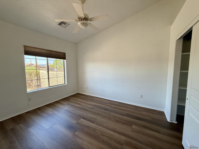 Building Photo - 10607 S Avenida Canela