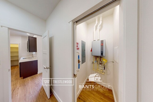 Building Photo - Brand New! Modern Home in Trestlewood – Wh...