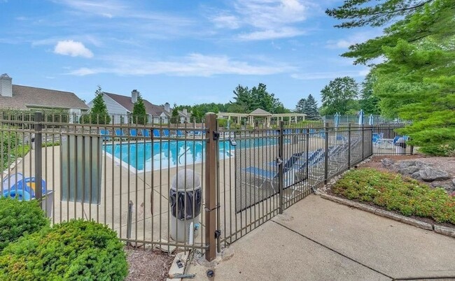 Building Photo - 9696 Carriage Run Ct