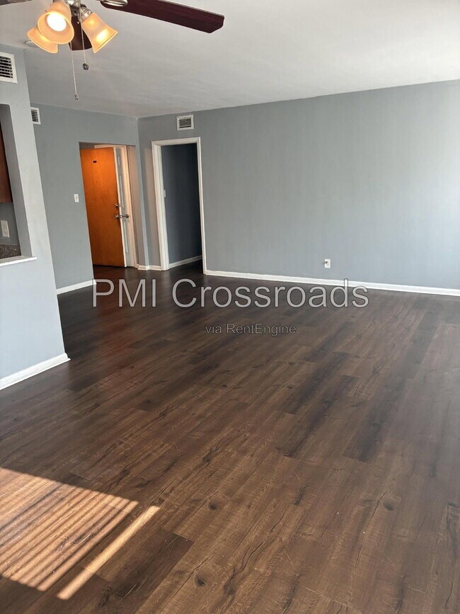 Building Photo - 16015 Van Aken Blvd