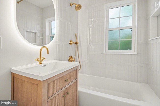 Building Photo - 2007 Key Blvd