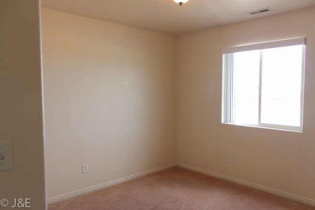 Building Photo - Charming 3-bedroom Home in the Heart of Cedar City