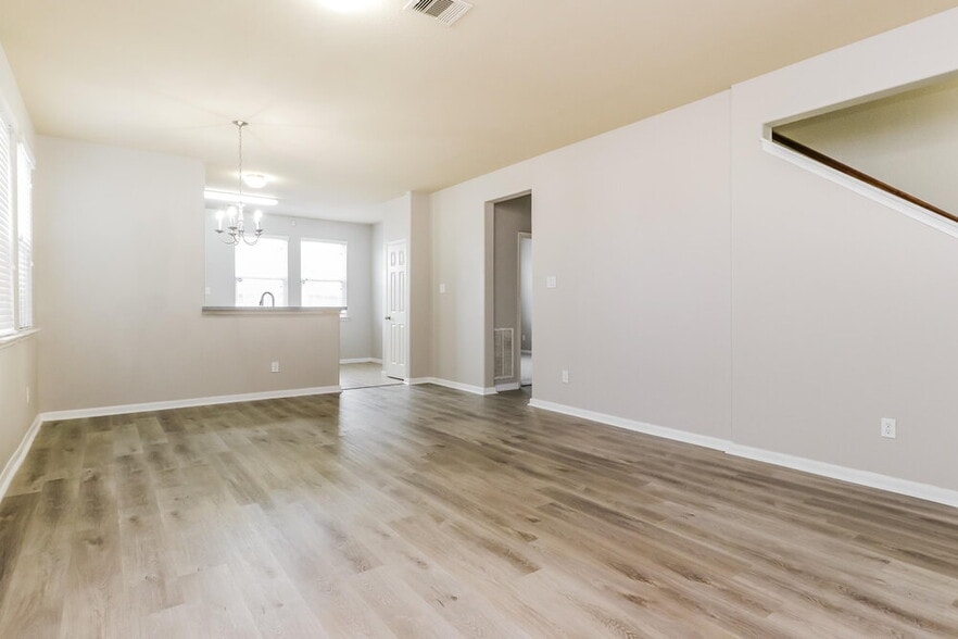 Building Photo - 13007 Echo Landing Dr