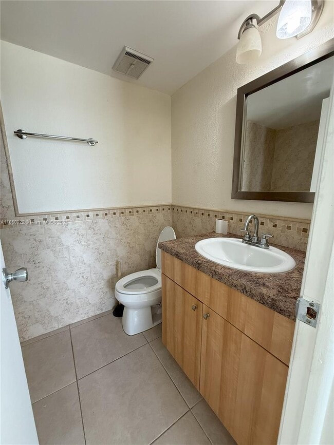 Building Photo - 675 NW 85th Ct