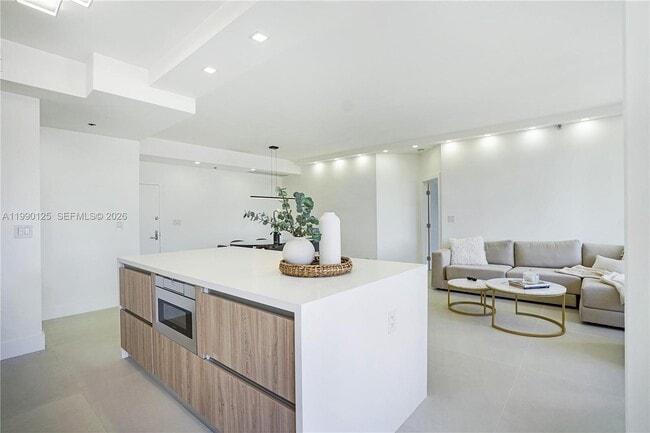 Building Photo - 19101 Mystic Pointe Dr