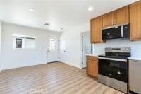 Building Photo - 478 N Pine St