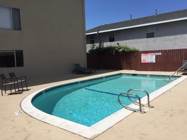 Building Photo - 4507 Spencer St