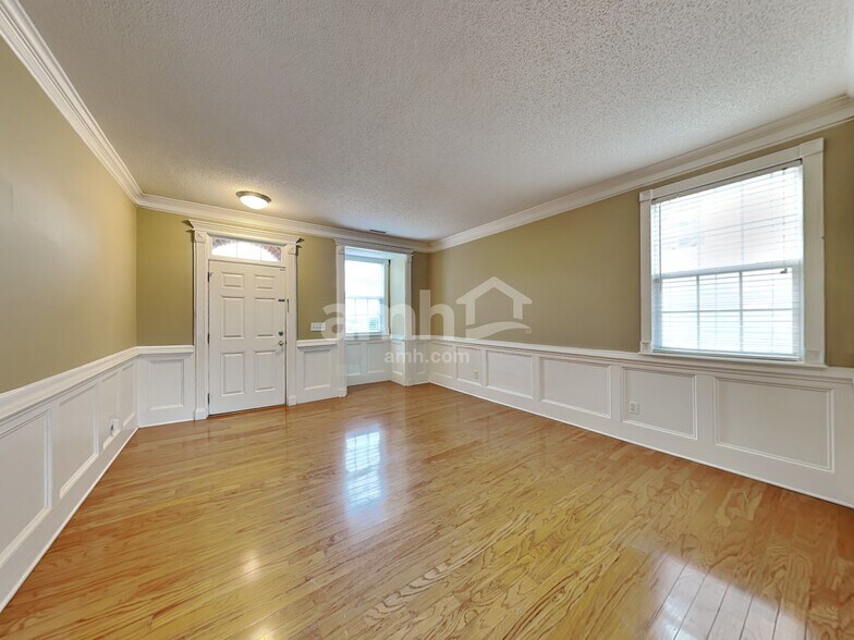 Building Photo - 211 Coalyard Dr