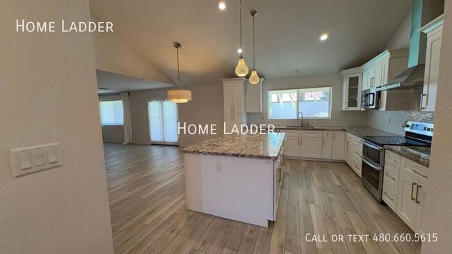 Building Photo - 4362 E Ludlow Dr