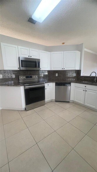 Building Photo - 21331 SW 87th Ct