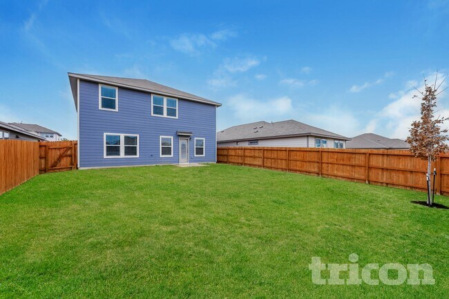 Building Photo - 13690 Paxton Blvd