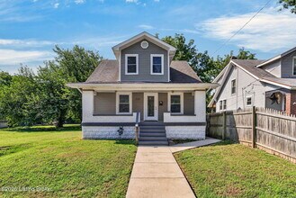Building Photo - 730 Iowa Ave