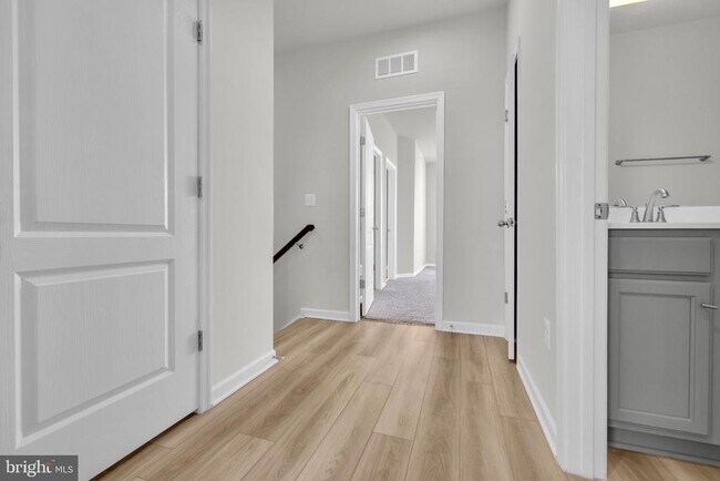 Building Photo - 1106 Overlook Wy