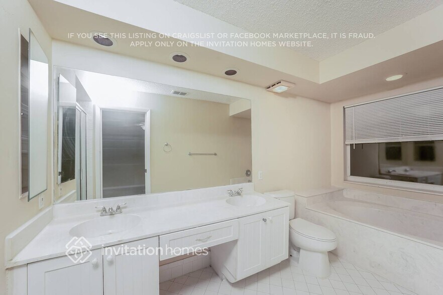 Building Photo - 9648 Tavernier Dr