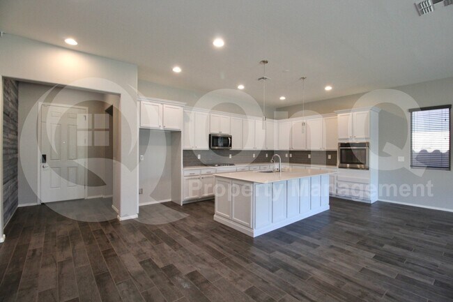 Building Photo - 22701 E Avenida Del Valle