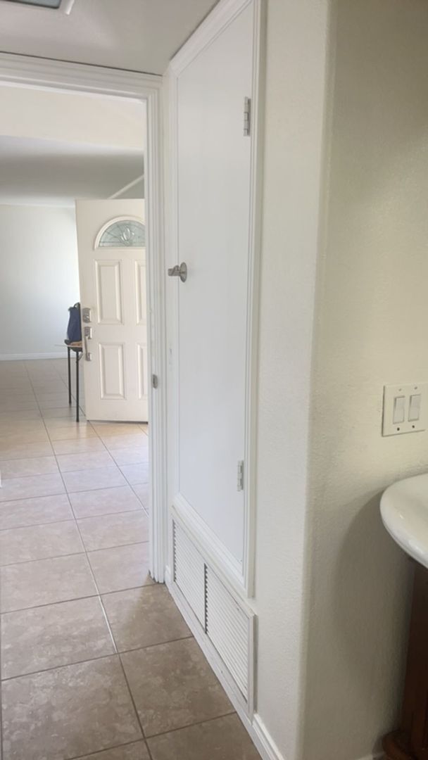 Building Photo - 1356 Bobolink Dr