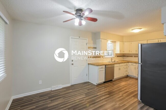 Building Photo - 3 Bedroom Pet-Friendly Home in INDEPENDENC...