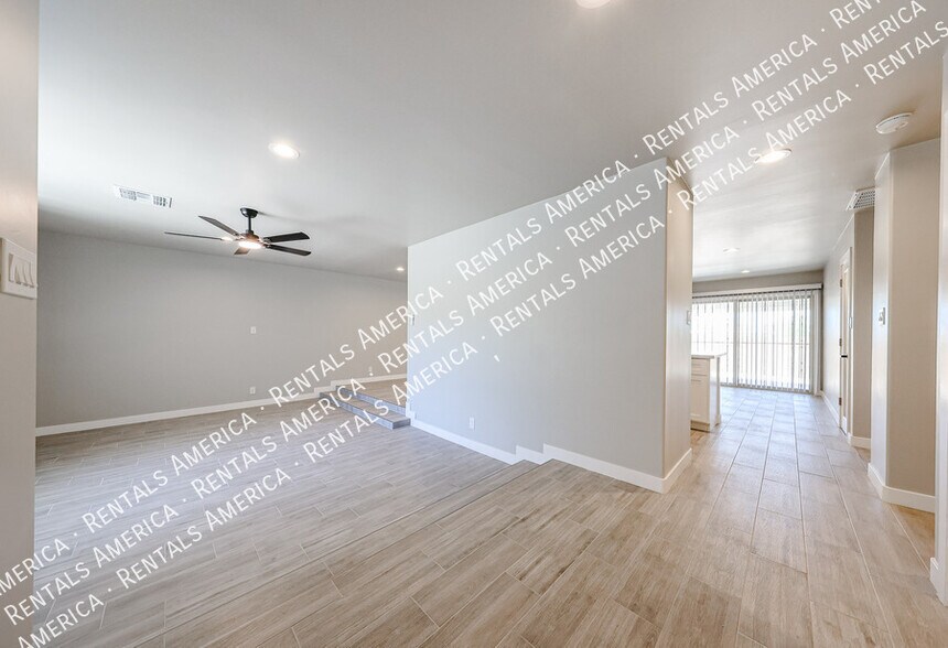 Building Photo - 1704 E Pickrell Dr