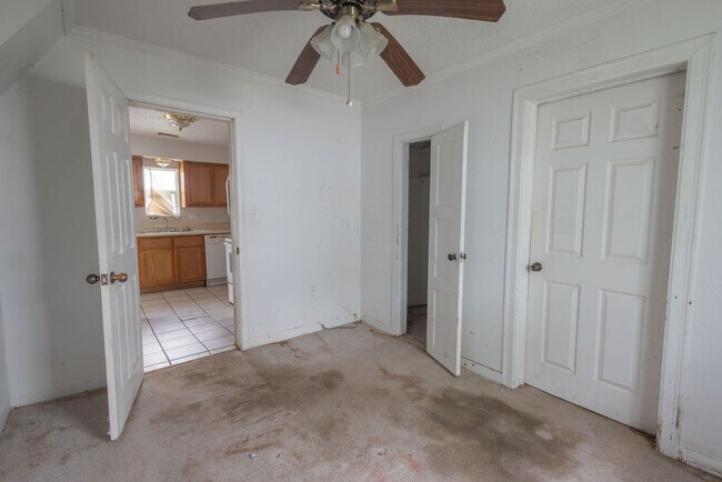 Building Photo - 304 W Fort Scott St