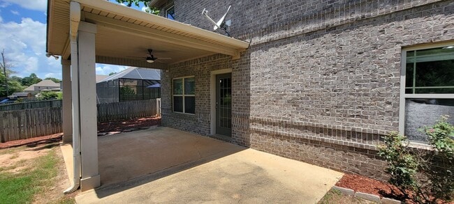 Building Photo - Stunning 4-Bedroom, 3.5-bath Home in the P...