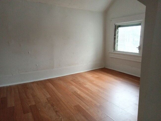 Building Photo - 2 Bedroom House in Millville NJ FOR RENT $1500