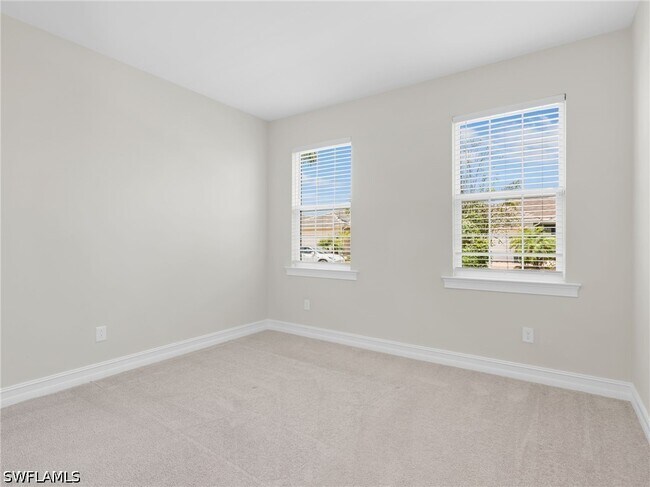 Building Photo - 28029 Sanibel Sands St