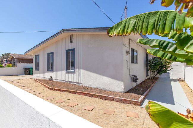 Building Photo - 4 Bedroom Home in Bay Park with Office and...