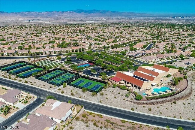 Building Photo - 2240 Shadow Canyon Dr