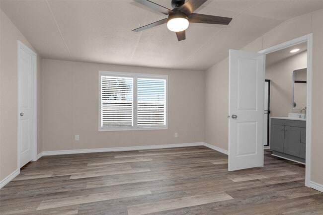 Building Photo - 84 Ridgeway Dr