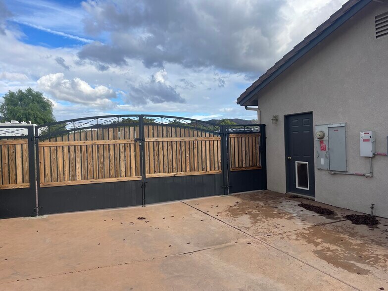 Building Photo - 21285 Shoemaker Ln