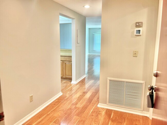 Building Photo - Application Under Review - 2 BR 2 Bath Con...