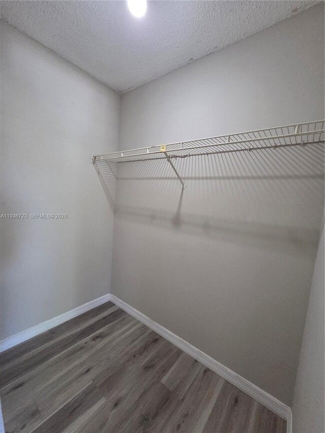 Building Photo - 121 San Remo Blvd