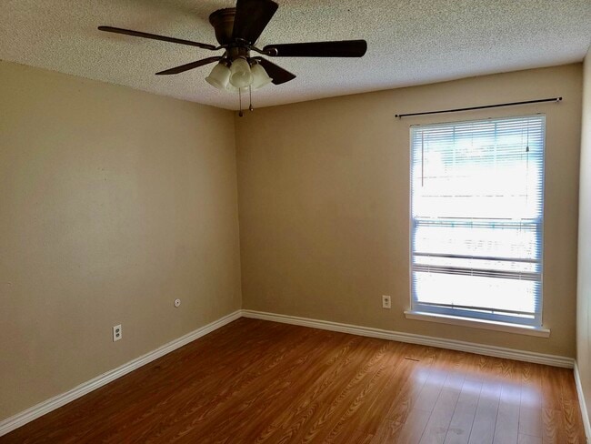 Building Photo - 4122 Baynard Dr