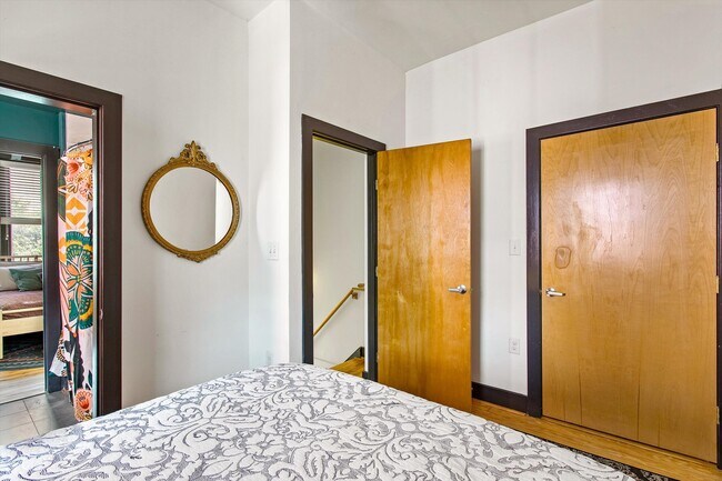 Building Photo - 206 N 1st St