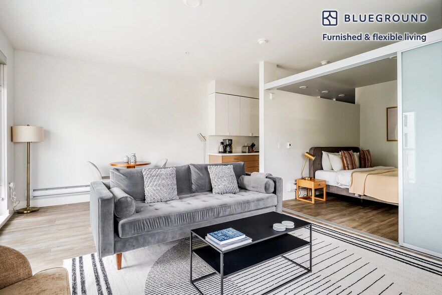 Building Photo - 285 8th Ave N