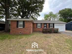 Building Photo - Move-in Ready 3BR Home in 38118 | Hardwood Floors, Garage & Huge Fenced Yard