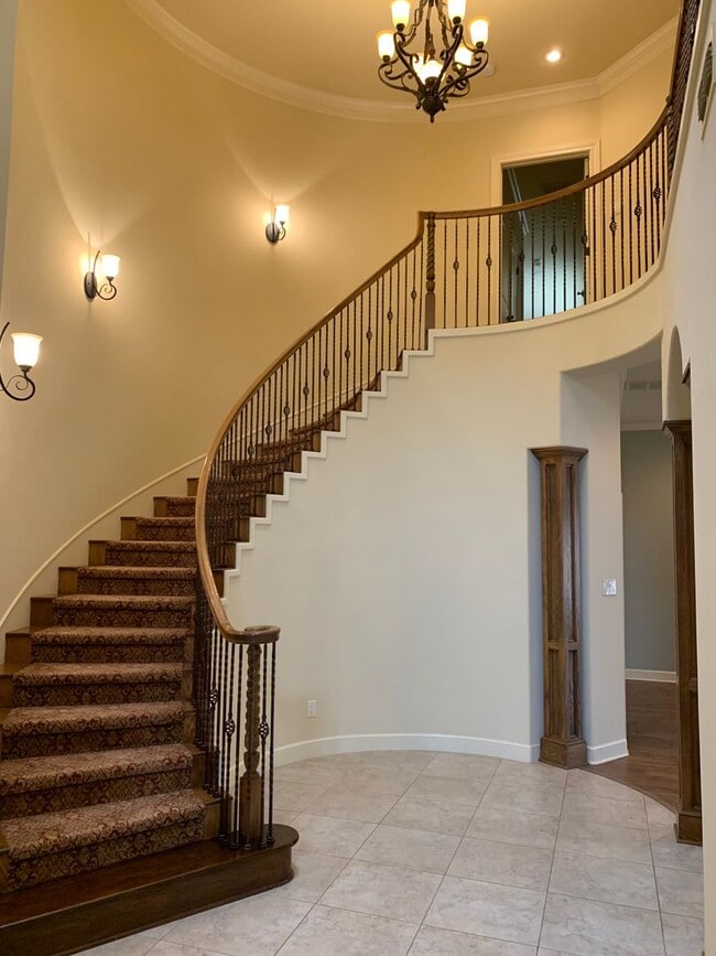 Building Photo - Luxury Garden Home In Tanglewood Terrace!!
