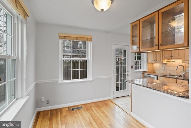 Building Photo - 3263 S Stafford St