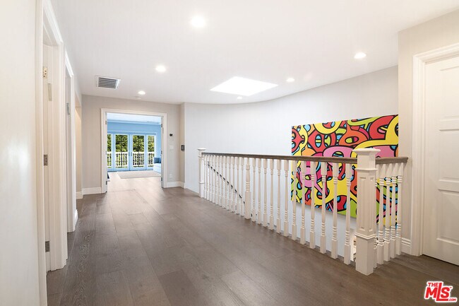 Building Photo - 9145 Sawyer St