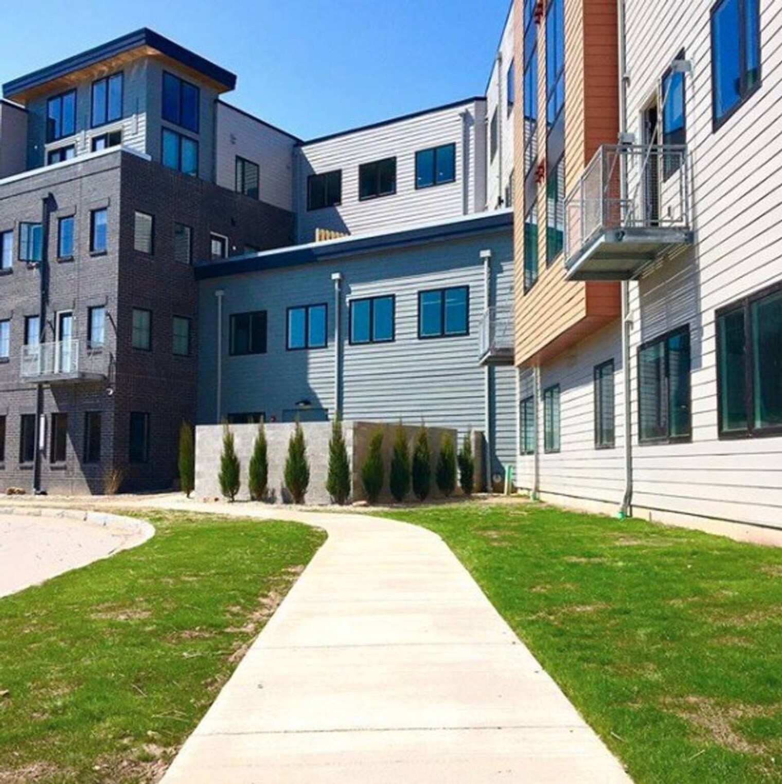 Building Photo - 625 S Goodman St