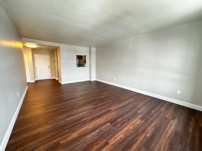 Building Photo - 174 High St