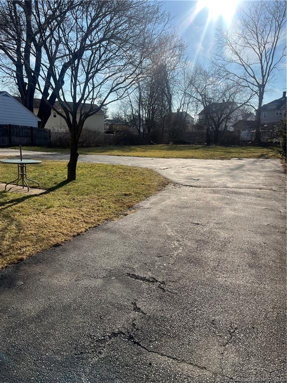 Building Photo - 231 Nichols Ave