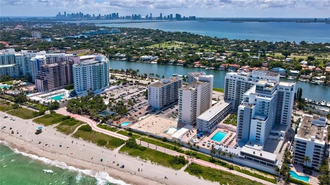 Building Photo - 5401 Collins Ave