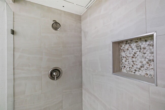 Building Photo - 5007 Ridgecreek Dr